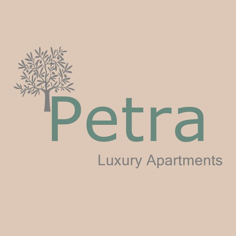 Corinth Petra Luxury Rooms And Apartments מראה חיצוני תמונה