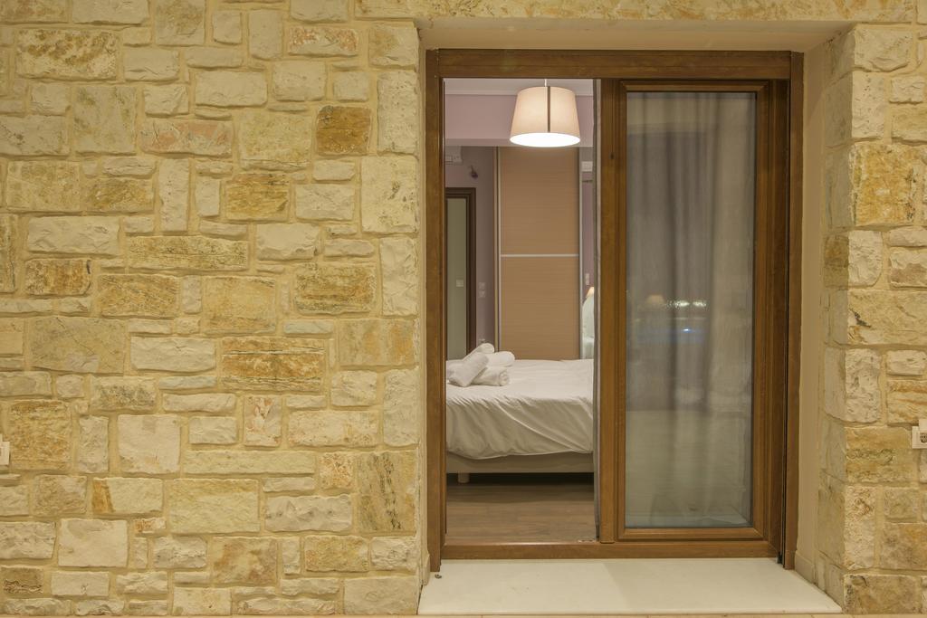 Corinth Petra Luxury Rooms And Apartments מראה חיצוני תמונה